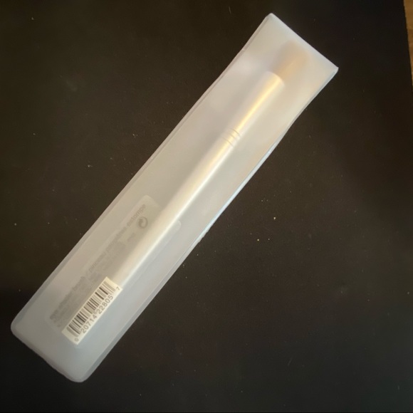 Clinique Eye Shader Brush NEW - Picture 2 of 3